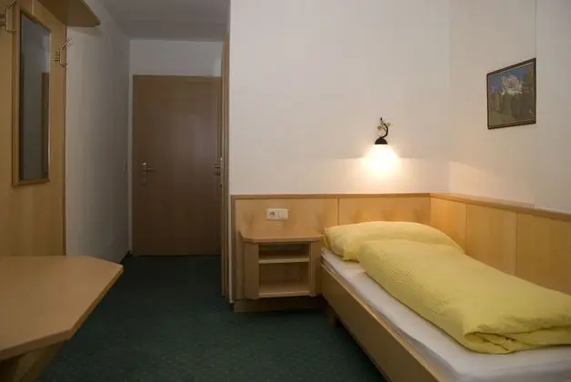 Classic Tek Kişilik Oda (located in main- or neighbor house)