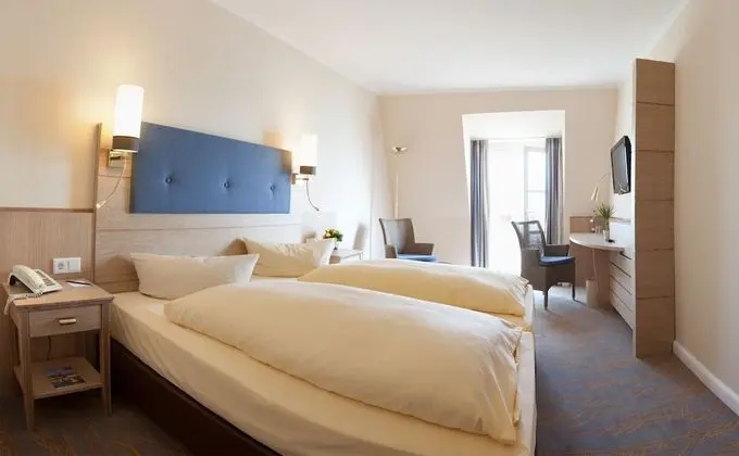 Deluxe Büyük Yataklı Tek Kişilik Oda, 1 Yatak Odası, Deniz Manzaralı, Denize Sıfır