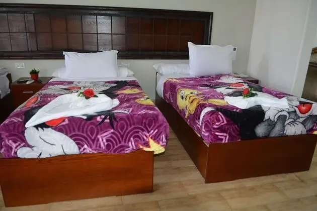 Deluxe Tek Büyük Yataklı Oda, Bahçe Manzaralı