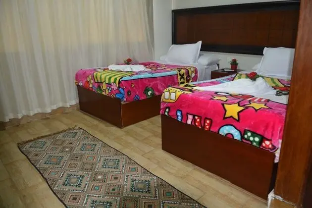 Deluxe Tek Büyük Yataklı Oda, Bahçe Manzaralı