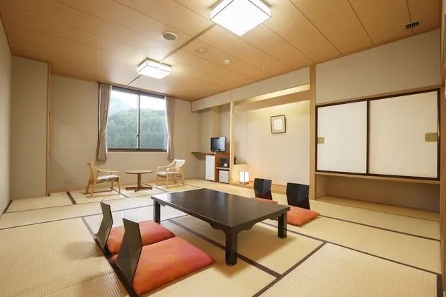Traditional Oda, Sigara İçilmez (Japanese Style, For 6 People)