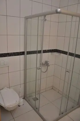 Family Tek Büyük veya İki Ayrı Yataklı Oda, Havuz Manzaralı