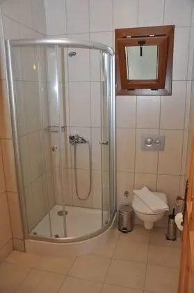 Family Tek Büyük veya İki Ayrı Yataklı Oda, Havuz Manzaralı
