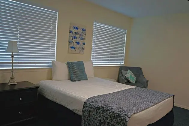 Ev (Water Haus, Daily Rental, 12 Guests)