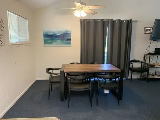 Ev (Water Haus, Daily Rental, 12 Guests)