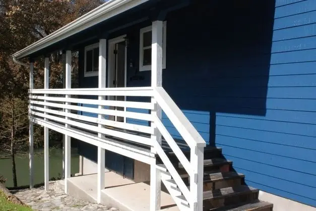 Ev (Water Haus, Daily Rental, 12 Guests)