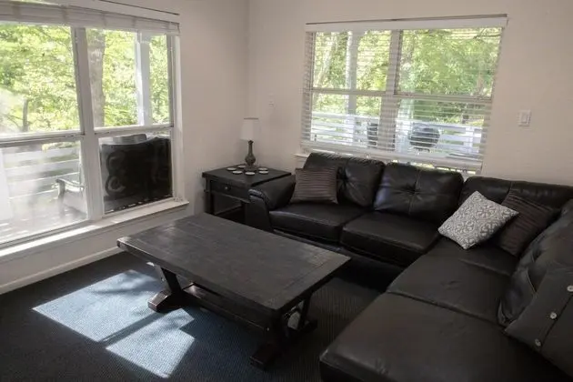 Ev (Water Haus, Daily Rental, 12 Guests)