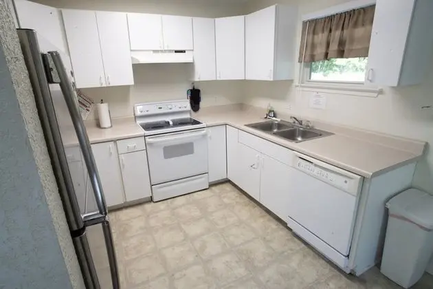 Ev (Water Haus, Daily Rental, 12 Guests)