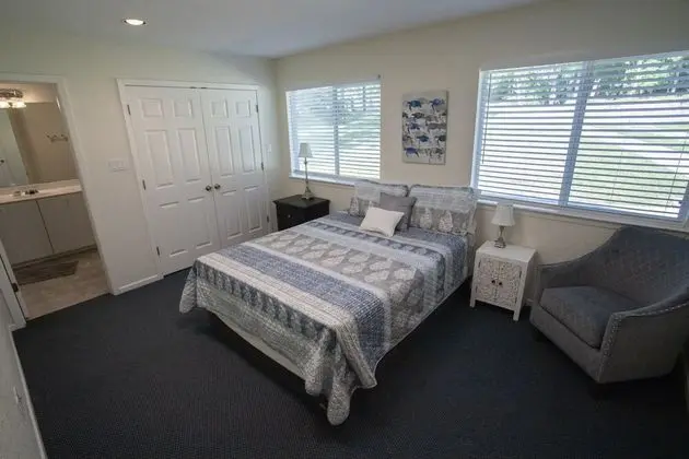 Ev (Water Haus, Daily Rental, 12 Guests)