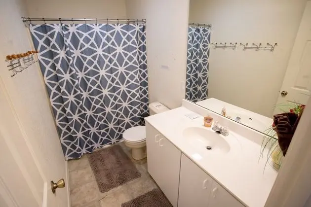 Ev (Water Haus, Daily Rental, 12 Guests)