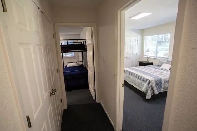 Ev (Water Haus, Daily Rental, 12 Guests)