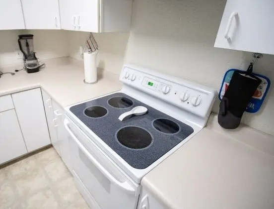 Ev (Water Haus, Daily Rental, 12 Guests)