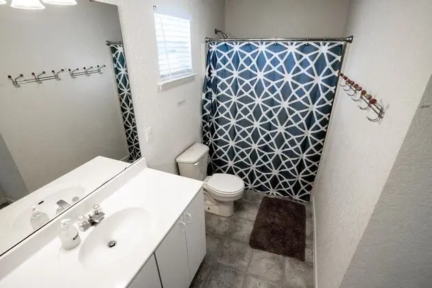 Ev (Water Haus, Daily Rental, 12 Guests)