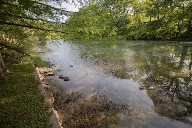 Ev (Water Haus, Daily Rental, 12 Guests)