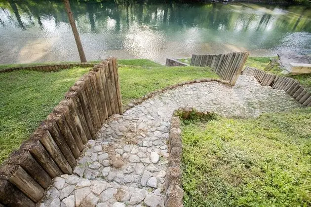 Ev (Water Haus, Daily Rental, 12 Guests)