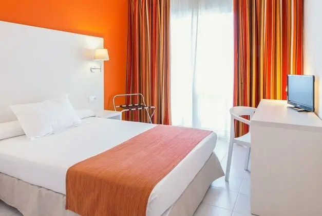 Tek Büyük Yataklı Oda (no balcony - 3 adults - no water park)