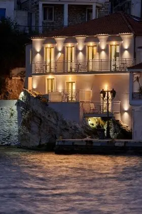 Üç Kişilik Oda, Deniz Manzaralı
