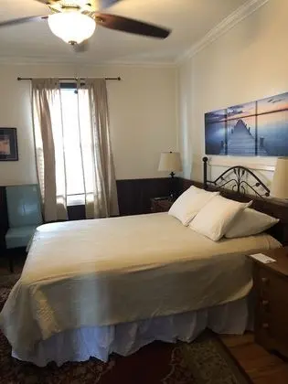 Basic Oda, 1 Büyük (Queen) Boy Yatak