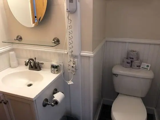 Basic Oda, 1 Büyük (Queen) Boy Yatak