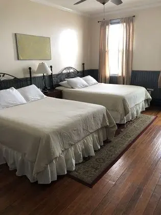 Basic Oda, 2 Büyük (Queen) Boy Yatak