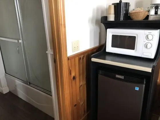 Basic Oda, 2 Büyük (Queen) Boy Yatak