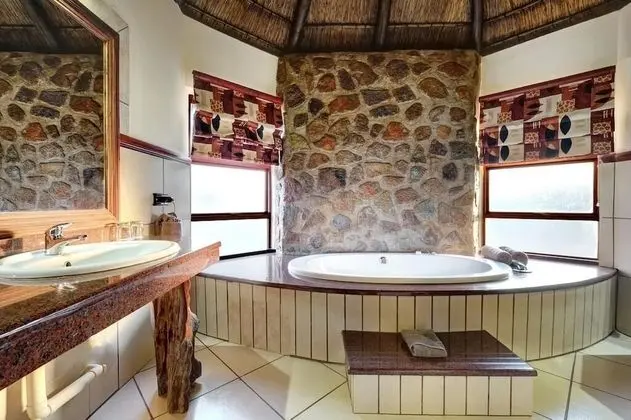 Luxury Oda