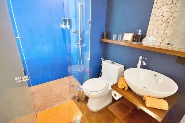 Deluxe Çatı Katı Süiti (Penthouse), 1 Büyük (Queen) Boy Yatak, Kısmi Deniz Manzaralı, Plaj Kenarı