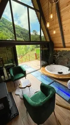 Waterfall bungalov 101