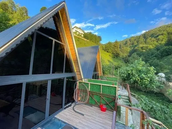 Waterfall bungalov 101