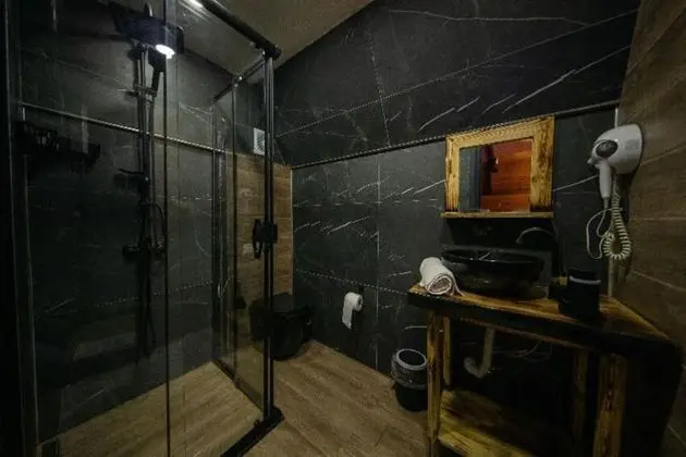 Waterfall Bungalow 101