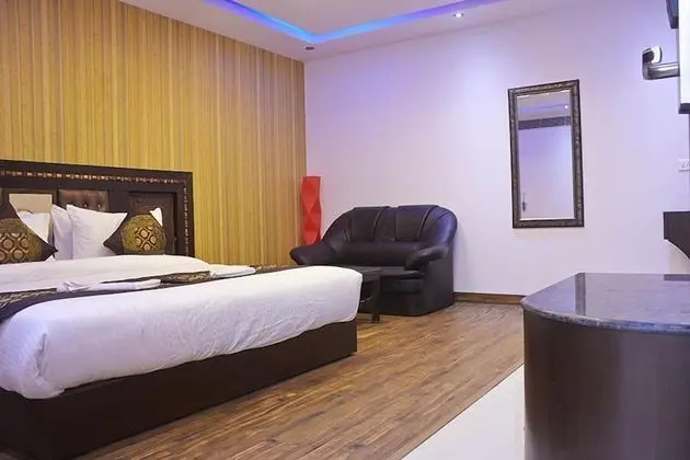Luxury Tek Büyük Yataklı Oda