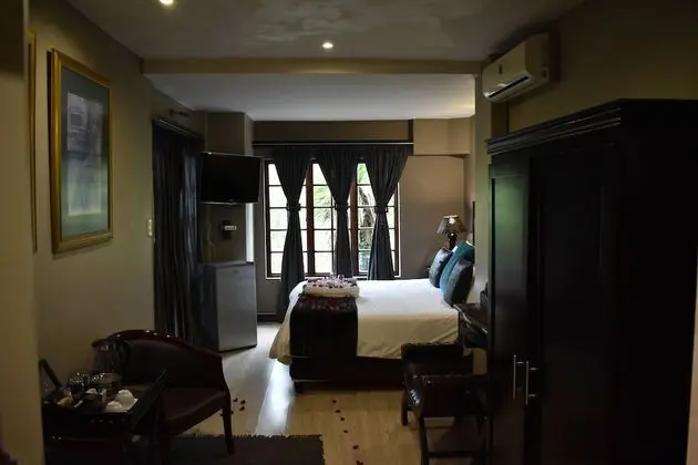 Luxury Oda