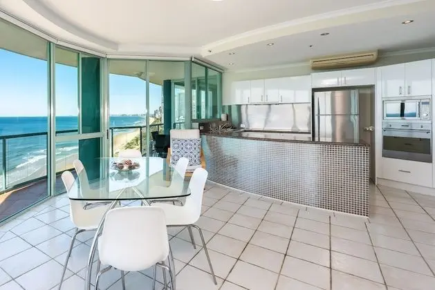 Deluxe Apart Daire, 2 Yatak Odası, Okyanus Manzaralı, Denize Sıfır (1 Night Ocean View)