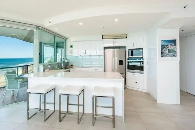Deluxe Apart Daire, 2 Yatak Odası, Okyanus Manzaralı, Denize Sıfır (1 Night Ocean View)