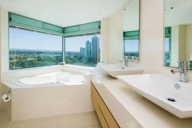 Deluxe Apart Daire, 2 Yatak Odası, Okyanus Manzaralı, Denize Sıfır (1 Night Ocean View)