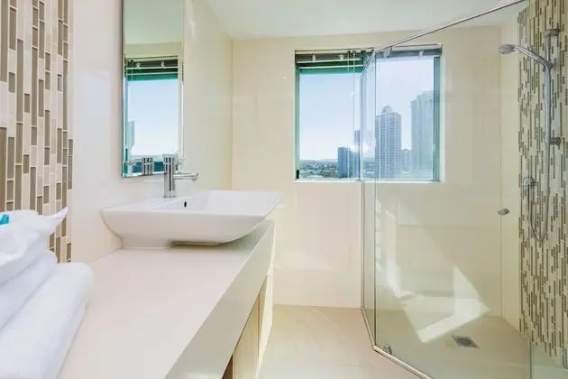 Deluxe Apart Daire, 2 Yatak Odası, Okyanus Manzaralı, Denize Sıfır (1 Night Ocean View)