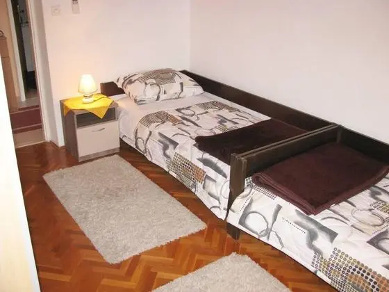 Ev, 2 Büyük (Queen) Boy Yatak