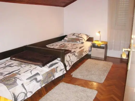 Ev, 2 Büyük (Queen) Boy Yatak