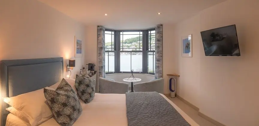 Superior Tek Büyük Yataklı Oda, Banyolu/Duşlu, Liman Manzaralı (harbour view ESTUARY ROOM)