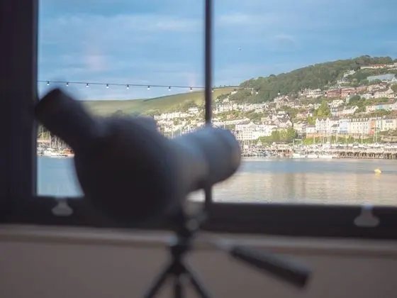 Superior Tek Büyük Yataklı Oda, Banyolu/Duşlu, Liman Manzaralı (harbour view ESTUARY ROOM)