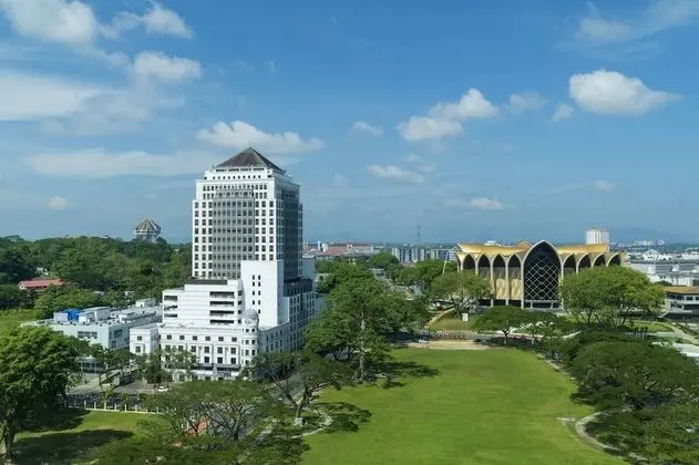 Club Floor Family (City View)