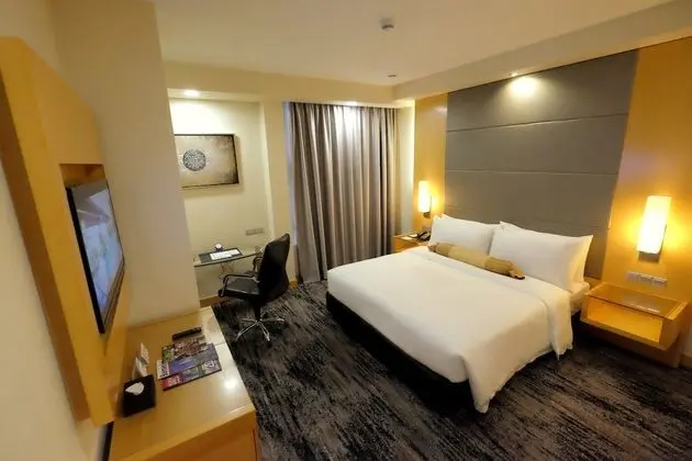 Junior King Suite (Compound View)