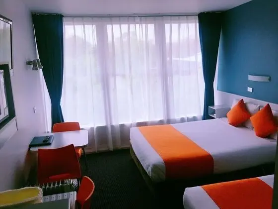 Standard Tek Büyük veya İki Ayrı Yataklı Oda, Sıcak Su Küveti (Motel)