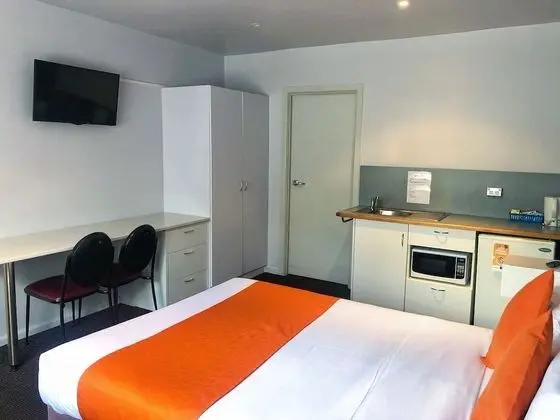 Standard Tek Büyük veya İki Ayrı Yataklı Oda, Sıcak Su Küveti (Motel)