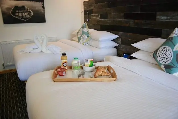 Deluxe İki Ayrı Yataklı Oda, 2 Çift Kişilik Yatak, Balkon, Göl Manzaralı