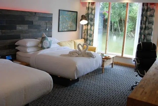 Deluxe İki Ayrı Yataklı Oda, 2 Çift Kişilik Yatak, Balkon, Göl Manzaralı