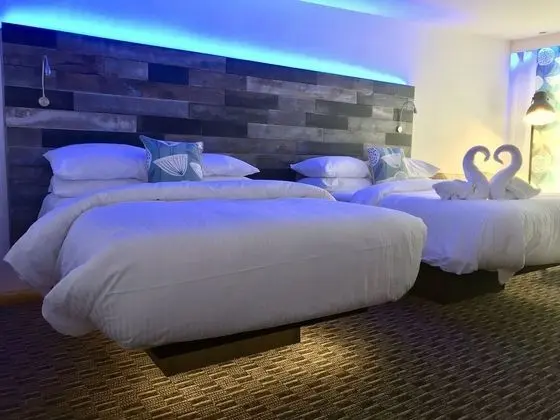 Deluxe İki Ayrı Yataklı Oda, 2 Çift Kişilik Yatak, Balkon, Göl Manzaralı