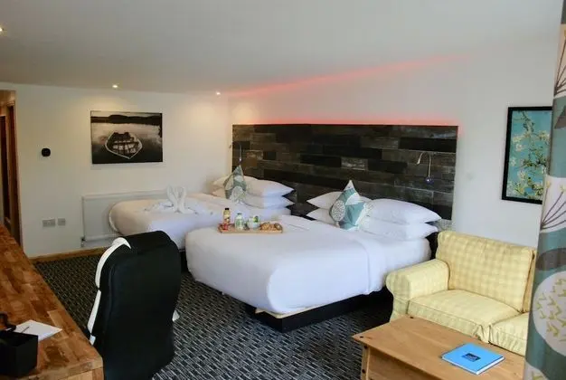 Deluxe İki Ayrı Yataklı Oda, 2 Çift Kişilik Yatak, Balkon, Göl Manzaralı