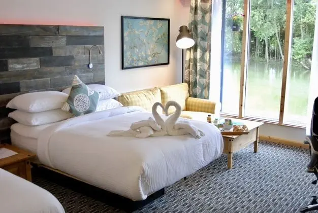Deluxe İki Ayrı Yataklı Oda, 2 Çift Kişilik Yatak, Balkon, Göl Manzaralı