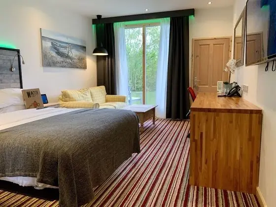 Deluxe Oda, 1 En Büyük (King) Boy Yatak, Balkon, Göl Manzaralı
